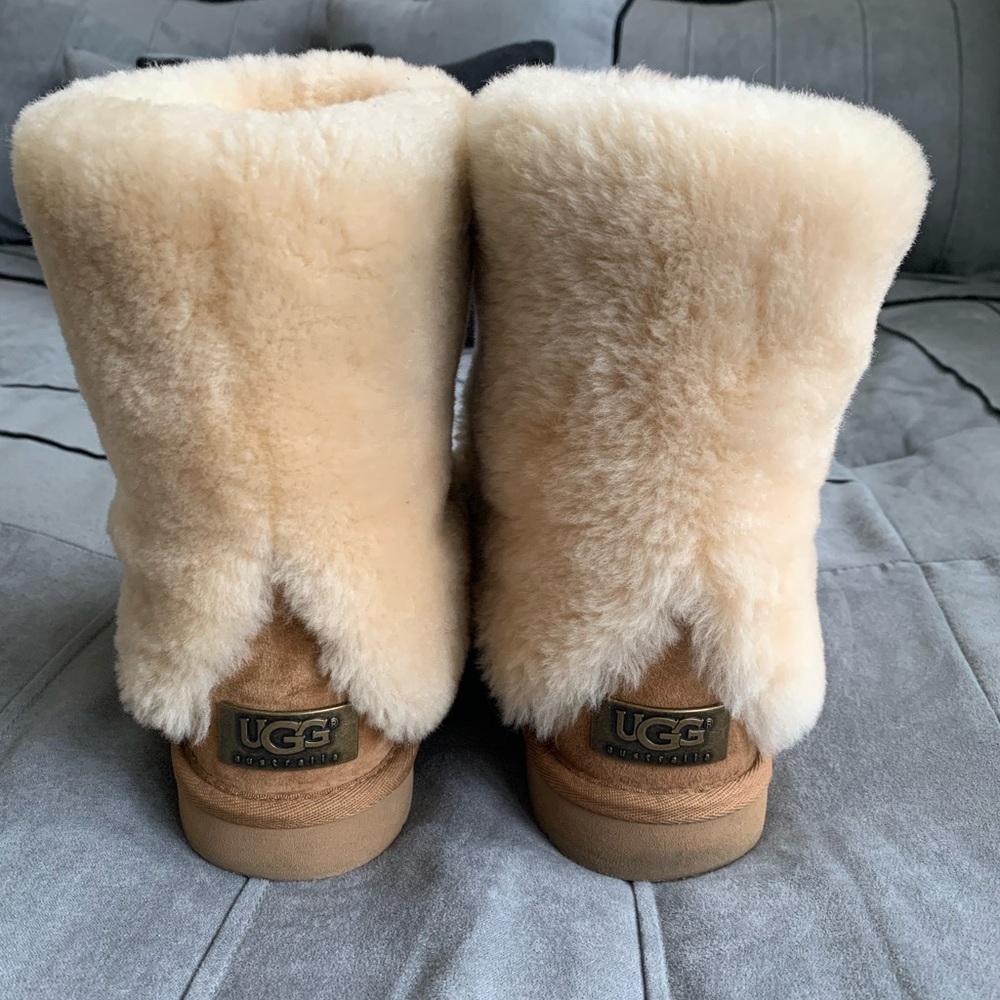 Uggs - Picture 3 of 7